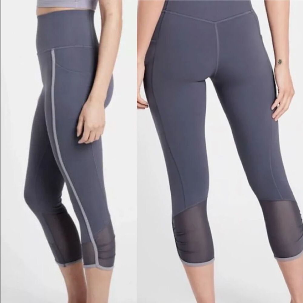 Athleta Salutation Stash Pocket II Capri Cropped Legging Purple Women's XS